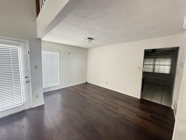 Building Photo - 1616 Fannin Cir