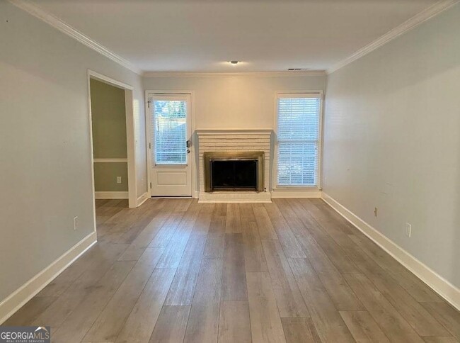 Building Photo - 370 Hickory Walk SW