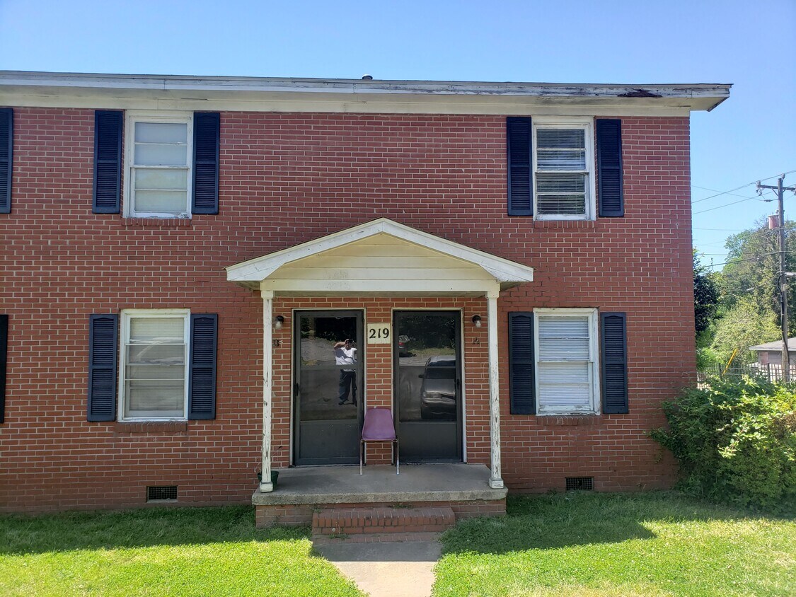 219 Nichol St Unit A, Greenville, SC 29607 Apartments in Greenville