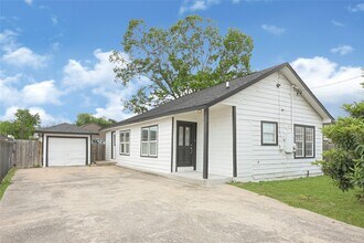 Building Photo - 8005 Wiggins St