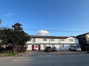 Building Photo - 4301 La Branch St