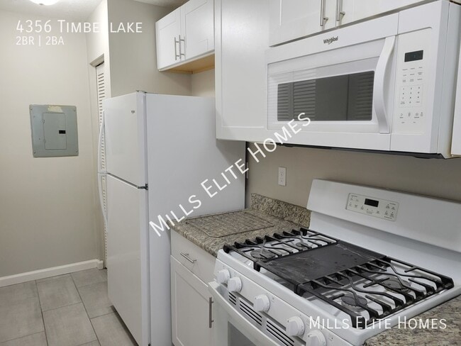 Building Photo - Move-In Ready Stone Mountain Condo