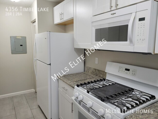 Foto del edificio - Move-In Ready Stone Mountain Condo