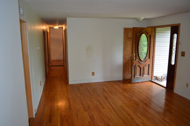 Foto del edificio - 5681 Fullview Heights Dr