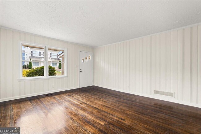 Foto del edificio - 1451 Belmont Ave