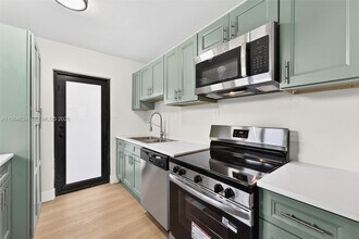 Building Photo - 555 NW 94th St