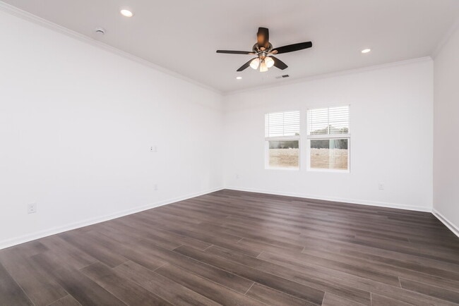 Building Photo - 126 Digging Time Ave