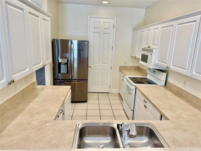 Building Photo - 6825 S Kissimmee St