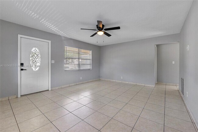 Building Photo - 1350 SW 11th Ave