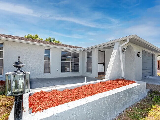 Foto del edificio - 7414 San Carlos Dr
