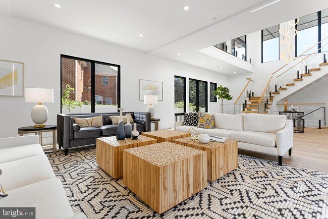 Foto del edificio - 1733 Chain Bridge Rd