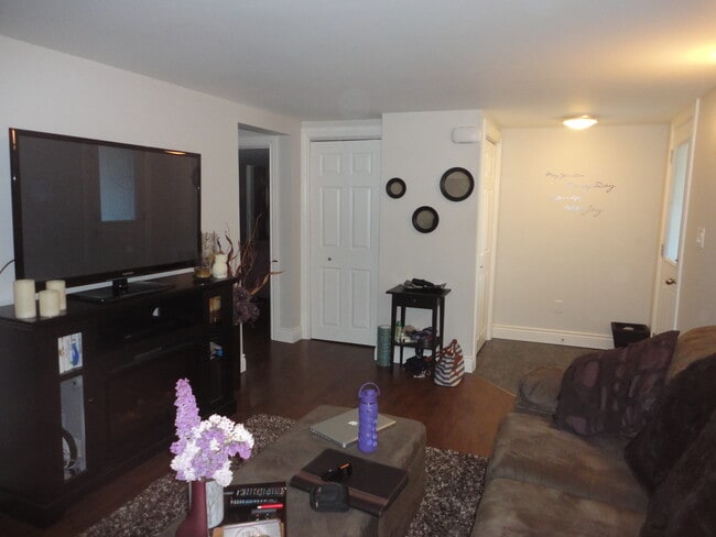 Building Photo - 264 Thaler Av