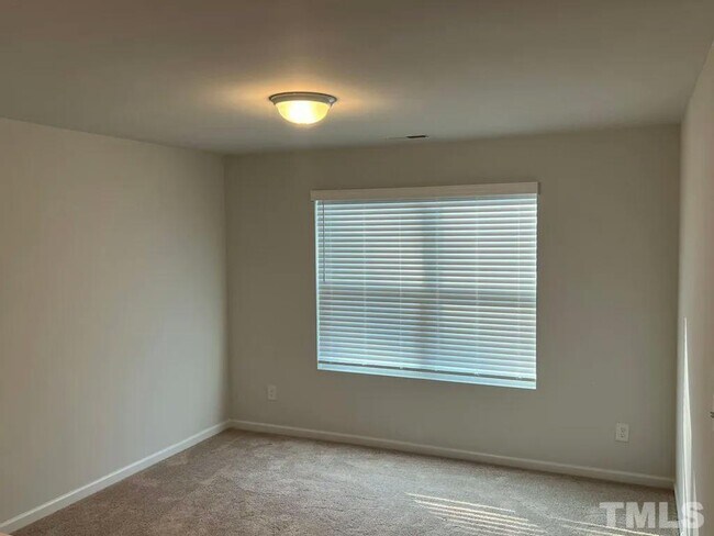 Foto del edificio - 140 Sherrill Pl Ln