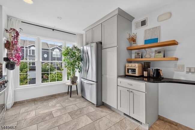 Building Photo - 100 Glenridge Ave