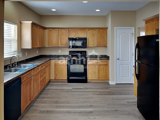 Foto del edificio - 1824 Baslia Ln