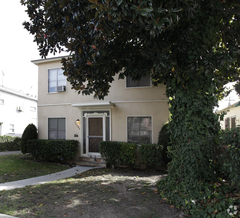 Foto del edificio - 10646-10648 1/2 Whipple St