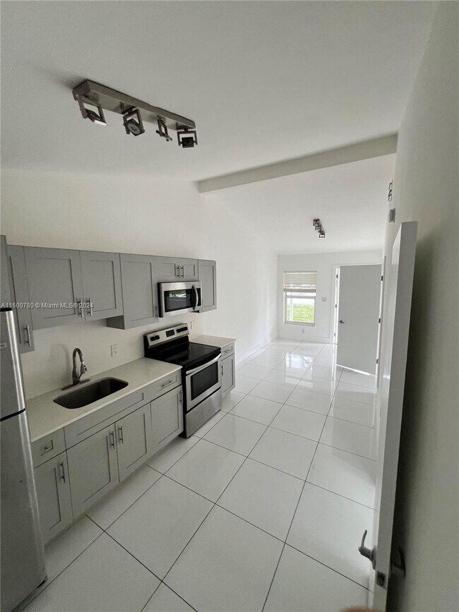 Foto del edificio - 120 NW 43rd Ct