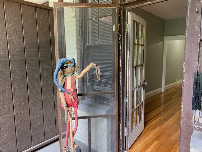 Building Photo - 25 Mount Hood Rd