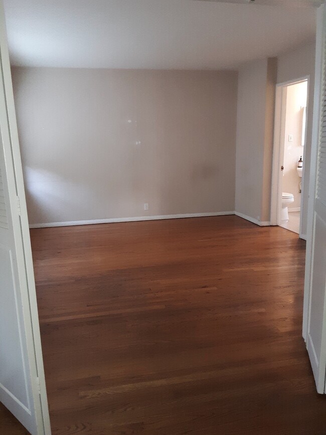 Foto del edificio - 366 Cypress Dr