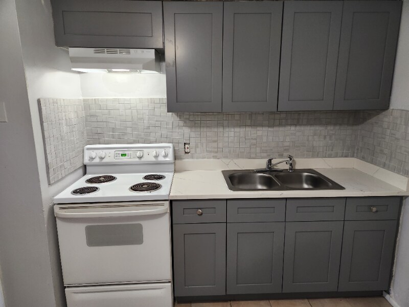 9314 Goldenrod Rd Unit B, Thonotosassa, FL 33592 Apartment for Rent