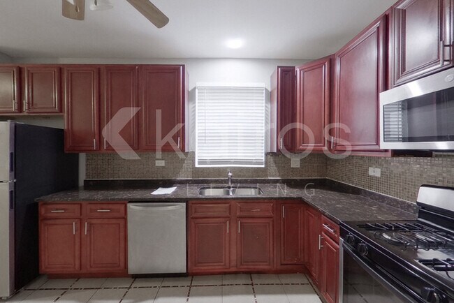Foto del edificio - 452 E 88th Pl