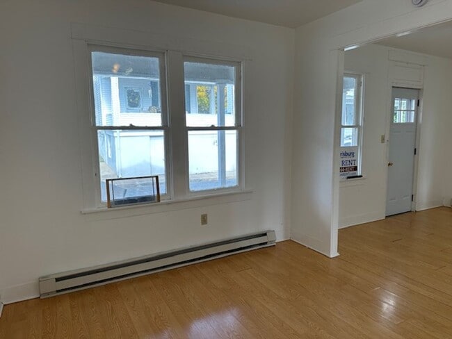 Building Photo - 126-128 E Spruce St-128