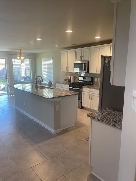 Foto del edificio - 5631 Pleasant Falls Dr