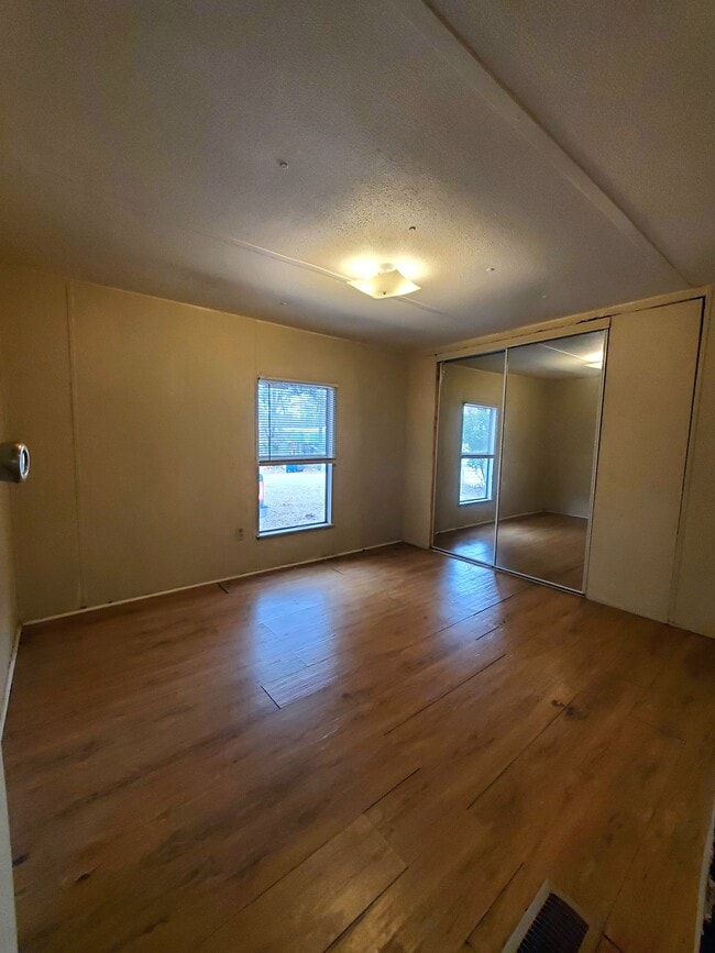 Building Photo - 8186 W Fairoak Ct