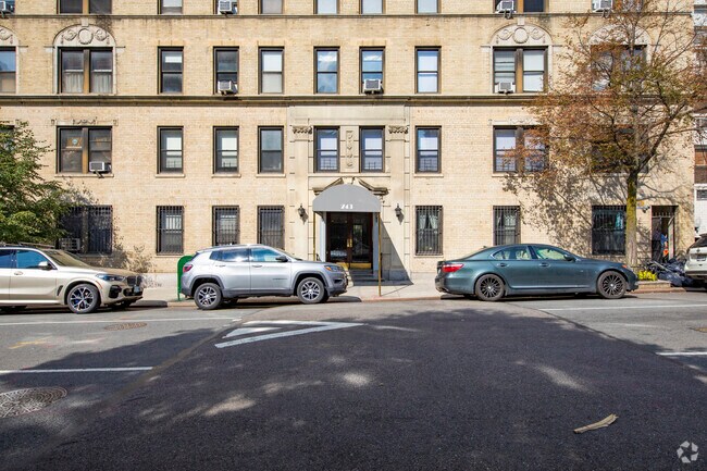 243 W 70th St New York, NY 10023 - 243 W 70th St
