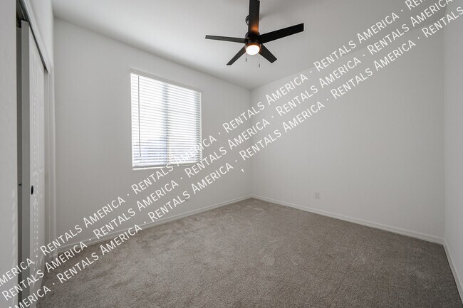 Foto del edificio - 5528 W McNeil St