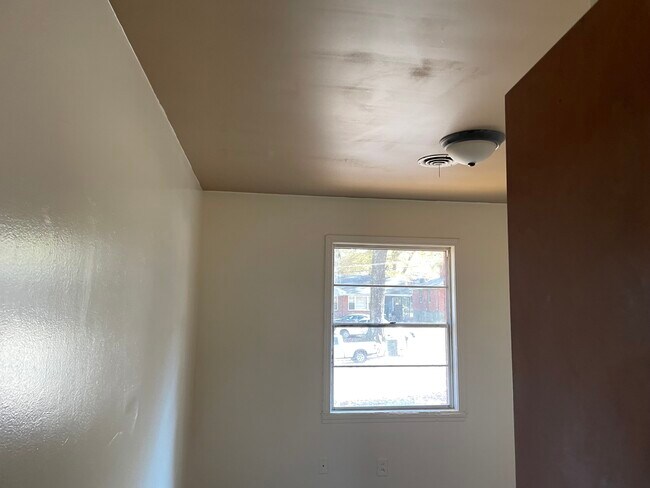 Building Photo - 4143 Coventry Dr