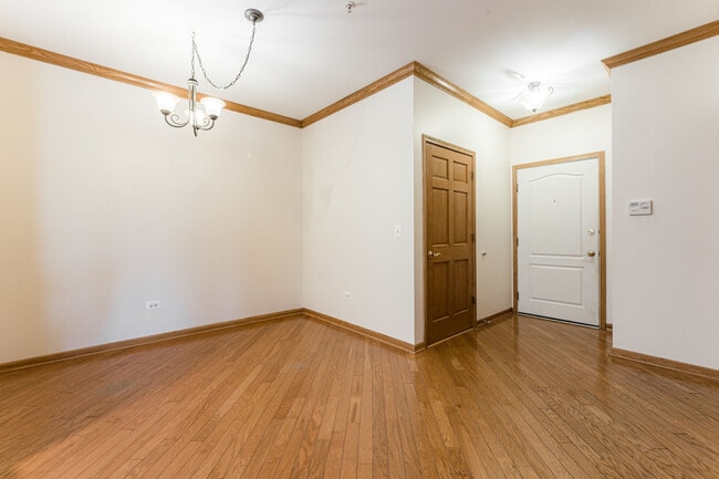 Foto del edificio - 1251 W Lake St