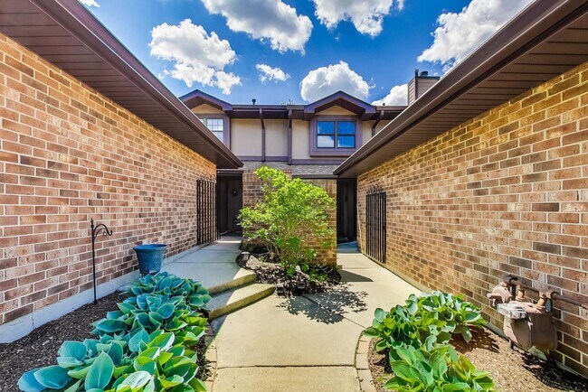 Building Photo - 109 Indian Trail Dr