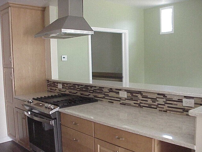 Foto del edificio - 10415 KIMBARK Ave