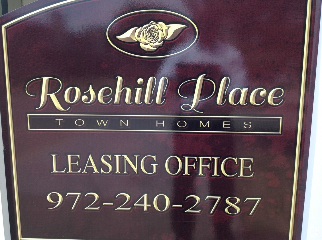 Rosehill Townhomes Apartments in Garland, TX