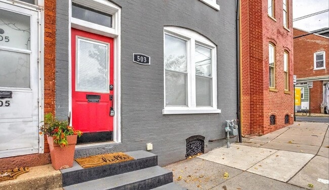 Foto del edificio - Spacious 3-Bedroom 2 Bath Home with Modern Comforts