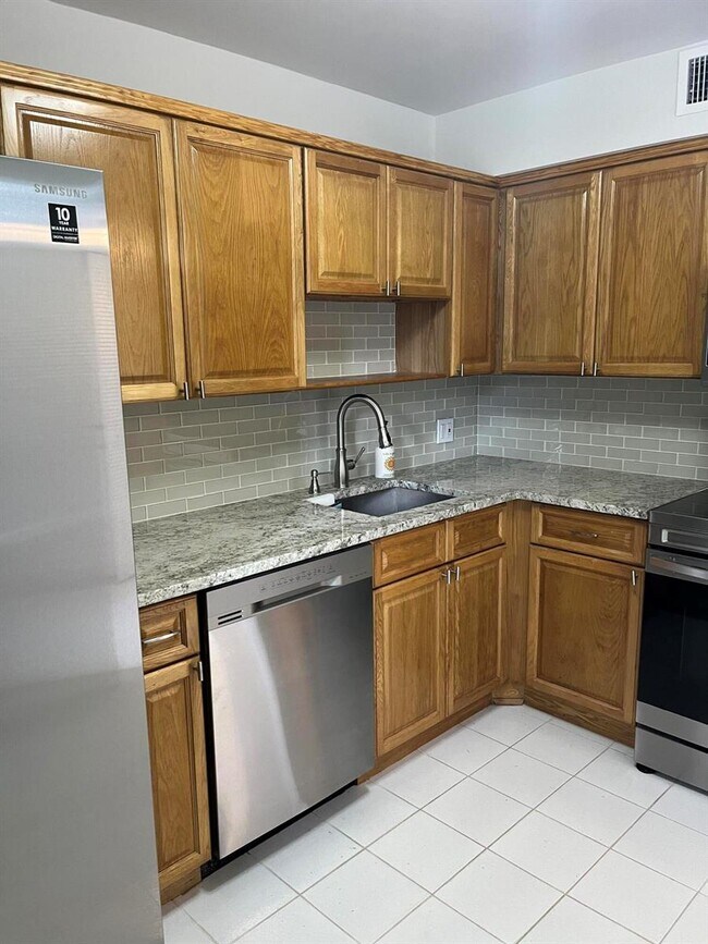 Building Photo - 4483 Luxemburg Ct