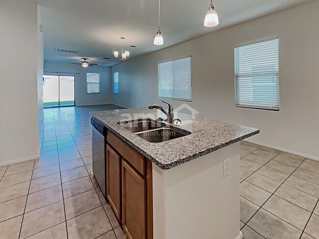 Foto del edificio - 6870 E Via Arroyo Largo