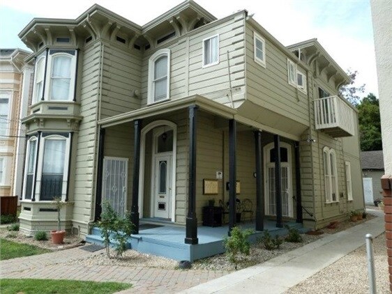 Primary Photo - 139-143 E Julian St