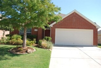 Building Photo - 1017 Pebblecreek Dr