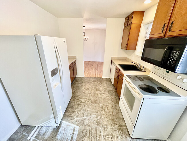 Cocina - 21628 Parker Rd