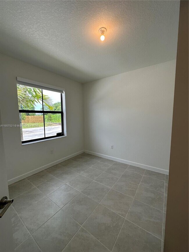 Building Photo - 28471 SW 132nd Ct