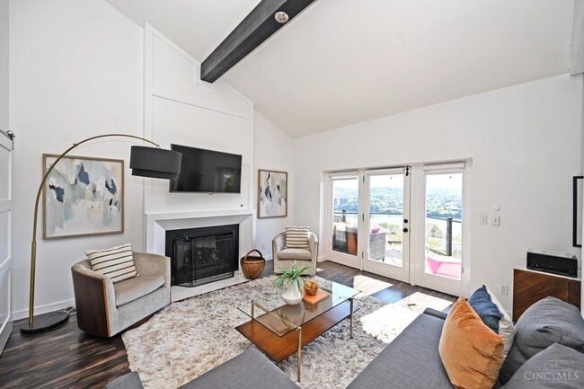 Building Photo - 1005 Hill St