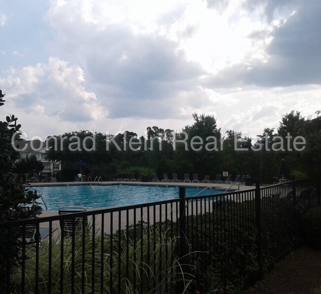 Building Photo - Gorgeous 3 Bed / 2 Bath Condo in Ballantyne!