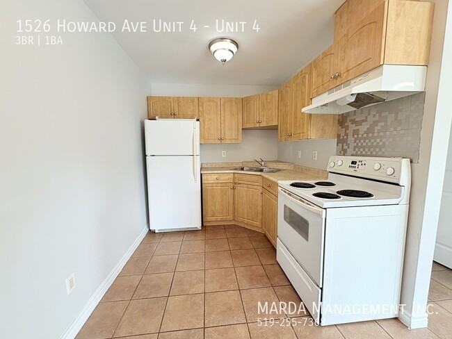 Building Photo - SPACIOUS 3BEDROOM/1BATH UPPER UNIT +UTILITIES