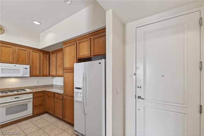 Foto del edificio - 62 E Serene Ave