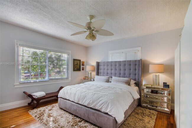 Foto del edificio - 2985 SW 13th St