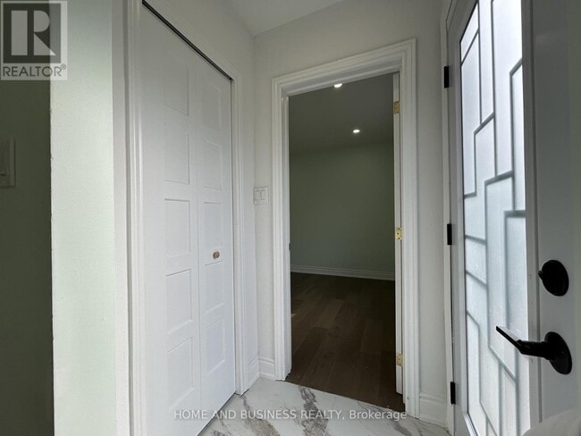 Photo du bâtiment - 35 Mack Ave