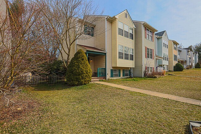 Building Photo - 619 Lochern Terrace