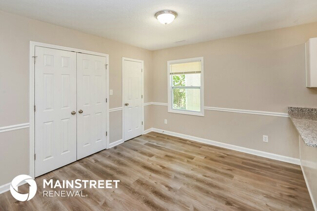 Foto del edificio - 6145 Loch Arbor Ln